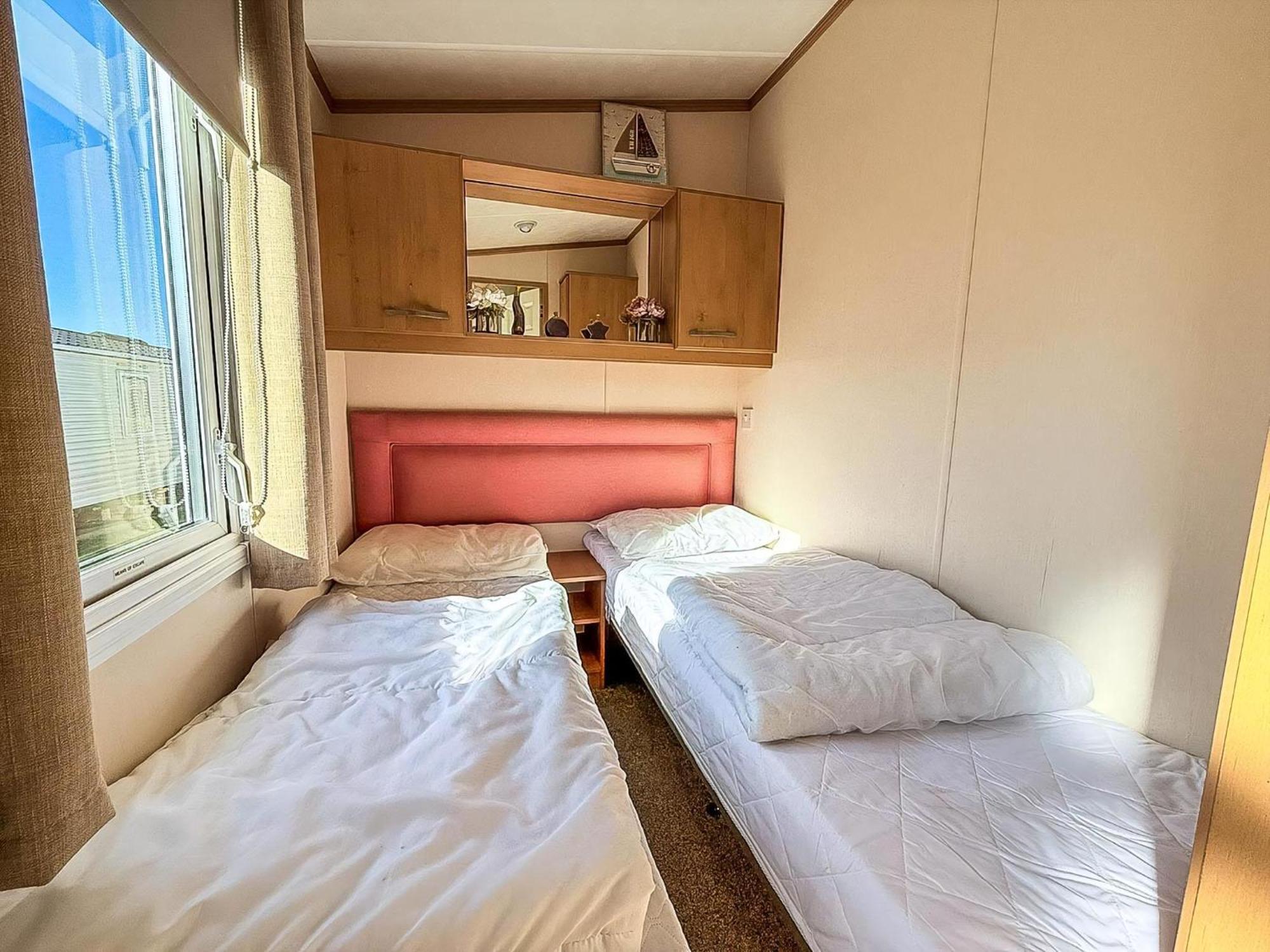 Lovely 6 Berth Caravan For Hire At Manor Park In Hunstanton Norfolk Ref 23044S Luaran gambar